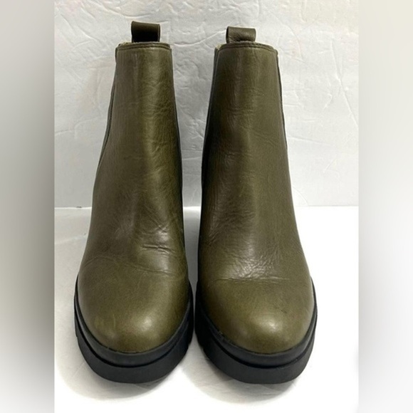Eileen Fisher Kat olive distressed‎ leather lug sole Chelsea ankle boots size 11 - Picture 11 of 16